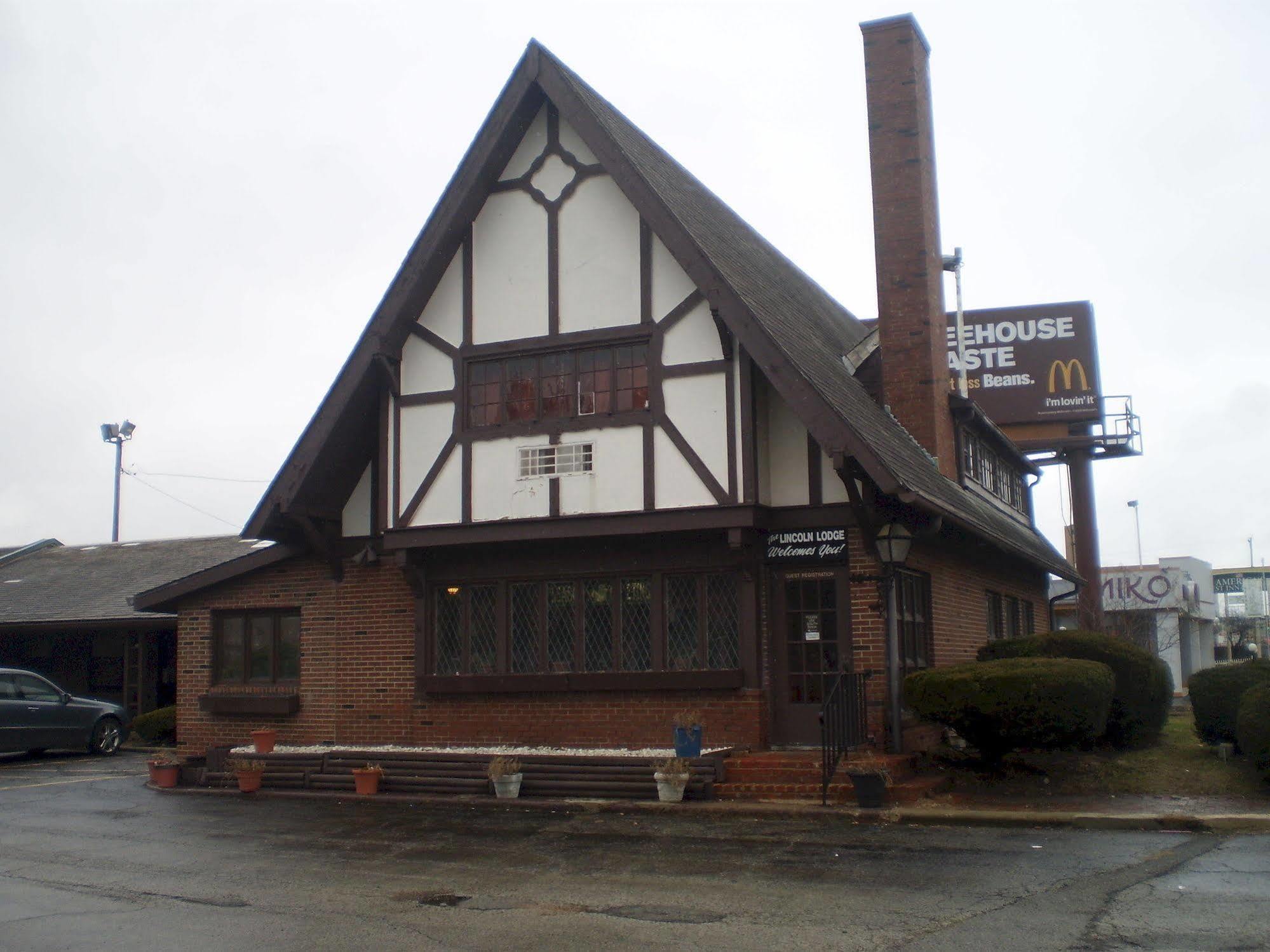 The Lincoln Lodge Urbana Champaign Exteriör bild