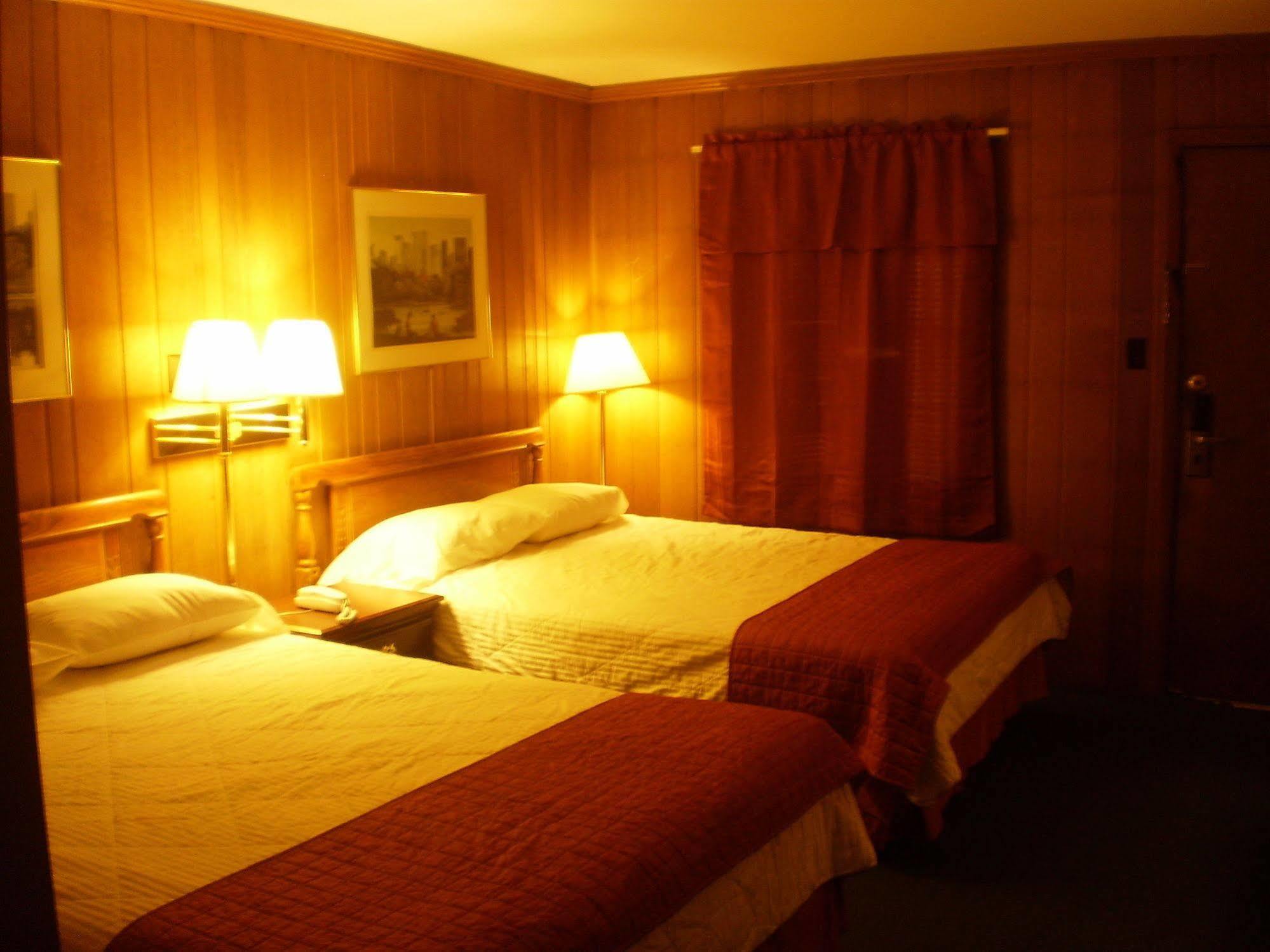 The Lincoln Lodge Urbana Champaign Exteriör bild